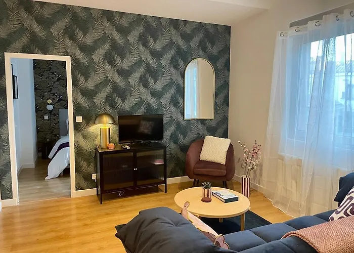 Chic And Relaxing Retreat With Bath Ritual & Candles - Pets Welcome